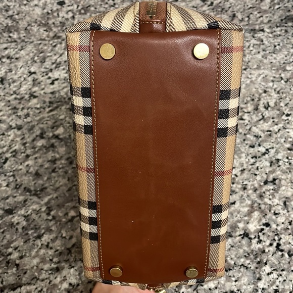 Burberry London - Picture 7 of 11